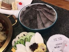 -小天鹅火锅·一线江景洪鼎旗舰店(洪崖洞店)