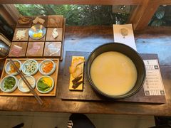 -银米·云南传统过桥米线(双廊黑金冠店)