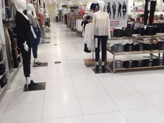 -优衣库(泉州中骏世界城店)