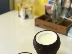 -志龙皇冠吃货椰子铺