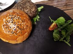 -HIGH FIVE哈福手工汉堡(桂林路店)