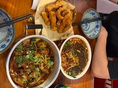 -爆炸头阿姨小四川正宗川味小吃(无任何分店)