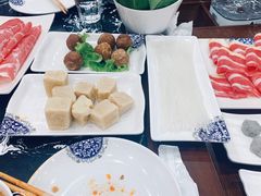 -楼外楼大刀肉传统火锅居(繁荣路店)