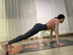 -闺蜜瑜伽·普拉提女性塑形馆