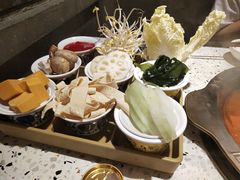 -红九格老火锅(三峡广场店)