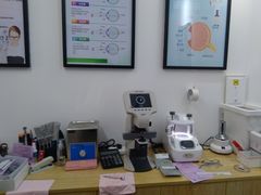 -视野联行眼镜•蔡司•依视路(温江店)
