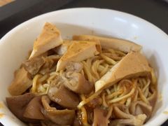 -松树干拌面店