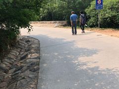-鬼笑石后山停车场