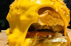 Golden Cheese Cascade Burger