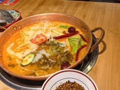 -洱火云南酸菜牛肉火锅(石景山当代商城店)