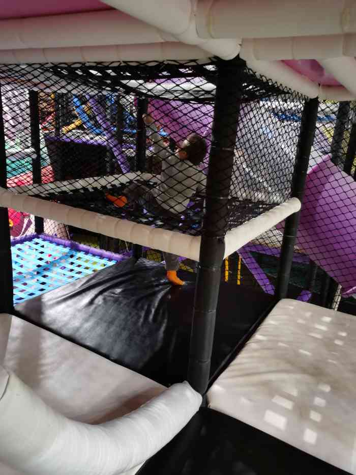 米格鲁儿童乐园-"新开业没多长时间,里面还有点味道,票是单.