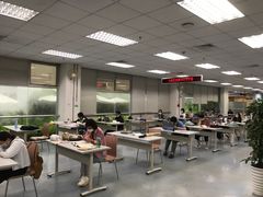 -南山图书馆(常兴路店)
