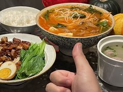 -粉八·云南米线·建水烧烤(常熟路店)