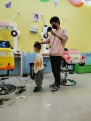 -爆米花儿童美发乐园