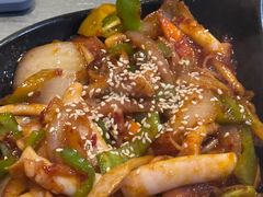 铁板香辣炒鱿鱼-山·烤辣鸡韩国料理(西溪路店)