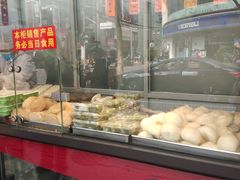 面包甜点陈列柜-老半斋(福州路店)