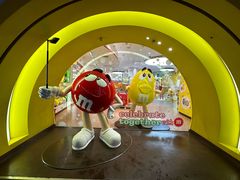 -m豆巧克力世界(上海世茂广场店)