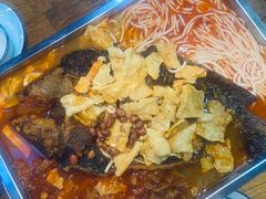 -在巷子里的烤肉店·螺蛳粉烤鱼·牛蛙(和美城店)