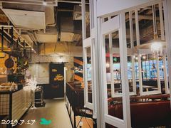 大堂-机器人火炉披萨(爱琴海店)
