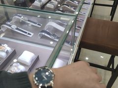 -二手奢侈品名表箱包回收