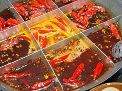 -渝嘴小老弟老火锅(华新村店)