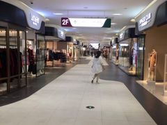 -王府井奥莱临潼小镇(临潼店)