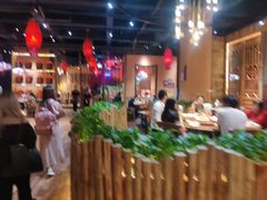 大堂-老滇山寨•云南特色菜•地方菜•民族风情歌舞表演(金碧店)