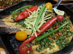 香茅草烤罗非鱼-云海肴汽锅鸡·云南小炒(天津国金汇店)