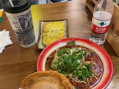 -楚东君•襄阳牛肉面牛杂煲(陆家嘴正大店)