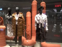 -URBAN REVIVO(上海中庚漫游城店)