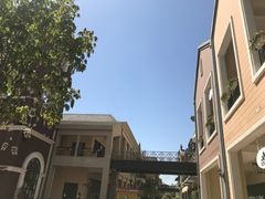 -王府井奥莱临潼小镇(临潼店)