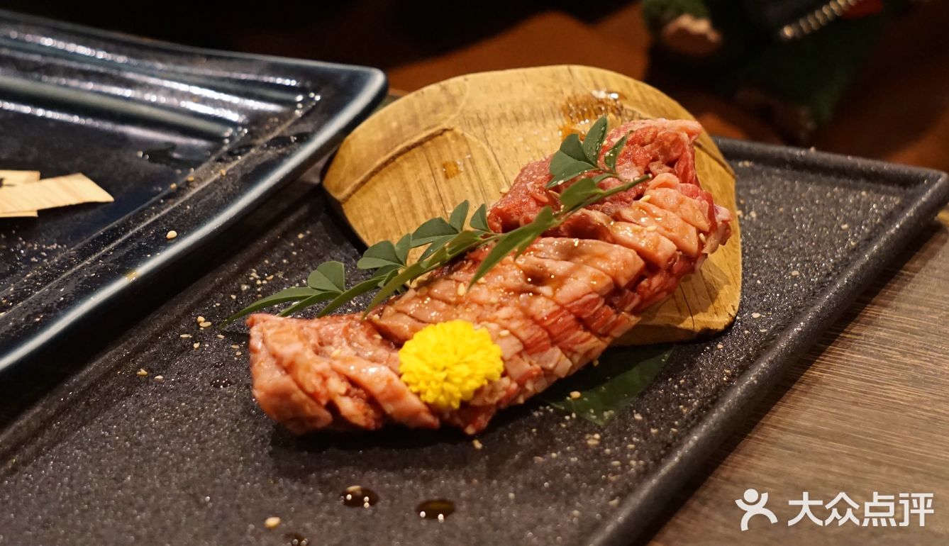 日式料理：一口纯正和牛