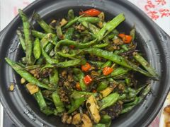 -堂瓦里·33年传统赣菜(第一街区店)