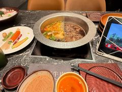 -牛YO寿喜烧·铁板烧和牛火锅自助(市府恒隆店)