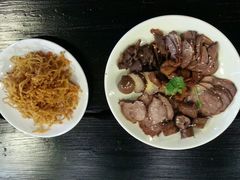提拉米松和拼盘-我去·春饼文化主题餐厅(国定路总店)