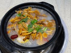 -九寨沟特色牦牛肉汤锅