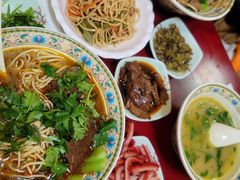 -金杨拉面王小吃面馆·牛三宝面·红烧牛肉粉
