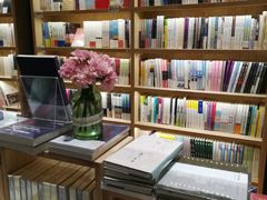 -猫的天空之城概念书店(杭州南宋御街店)