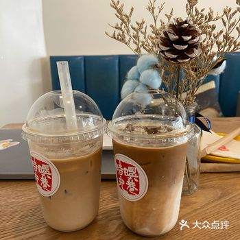 KTV旁边，之前唱K的时候误入过，这次有幸前来打卡