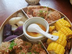 -黄桷树曹家私房菜(江与城店)