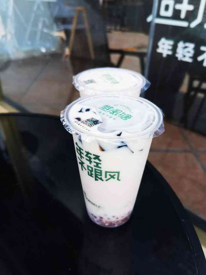 避风塘烧仙草(望族家园店)-"来这边就很少看见避风塘的奶茶店,后面和