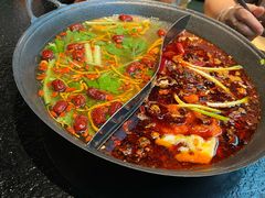-鹿鸣山草本茶香火锅(园西路店)