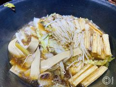 -茸梅路右拐龙虾-农家菜(松江店)