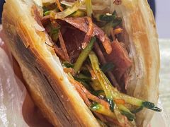 夹张飞牛肉-小陈方酥锅盔(古城总店)