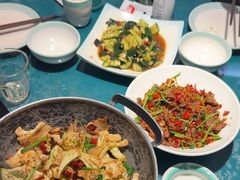 -呷湘厨·鱼汤捞饭·剁椒鱼头·辣椒炒肉(国家会展中心店)