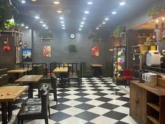 -愉肴麻辣香锅(中山路店)