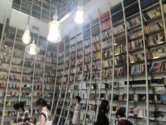 -钟书阁(松江泰晤士小镇店)