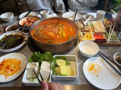-野山舂·贵州现舂酸汤牛肉(民生路店)