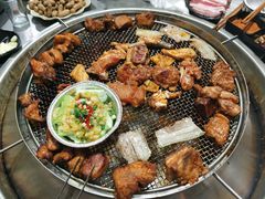 -彝人部落火盆烧烤(原内环足球场店)