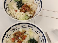 -阿瓦山寨·湘菜现炒·剁椒鱼头王(咸阳总店)